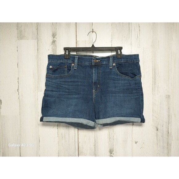 Women's Levi Strauss & Co Mid Length Shorts Size 33 - Picture 1 of 6